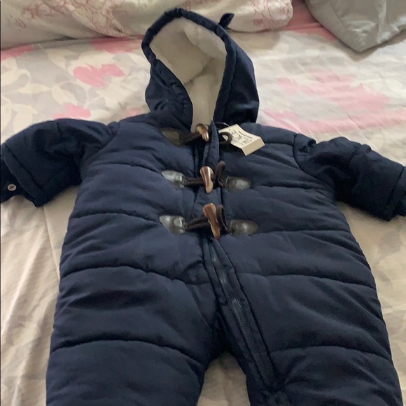 Snowsuit - Picture 3 of 5